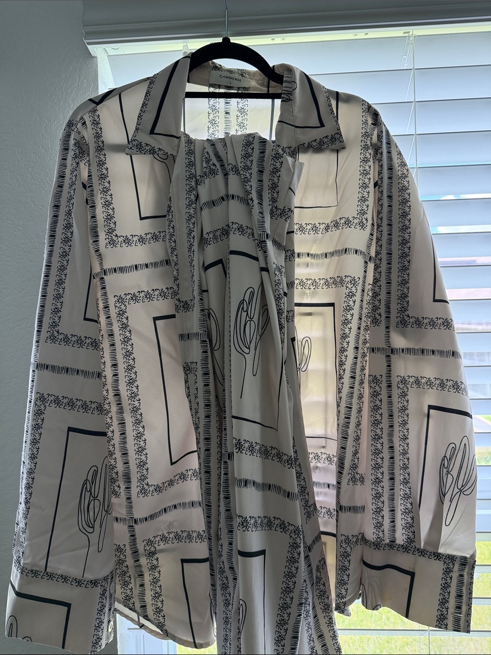 Commense White Shirt with Black Graphic Stripe Pattern